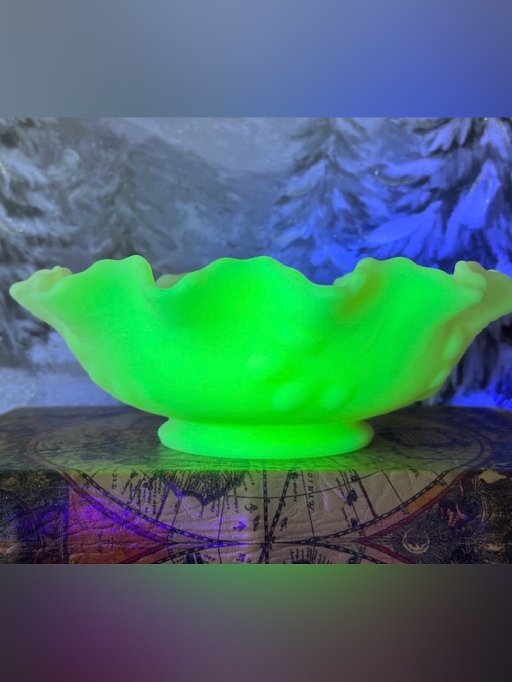 Vtg Fenton Custard Glass Medallion Bowl Raised Floral Medallions | UV Reactive